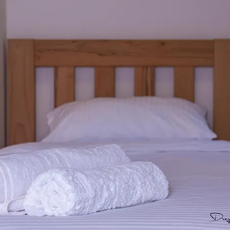 Restoran Lisine - Resavska Pecina بيت شباب *