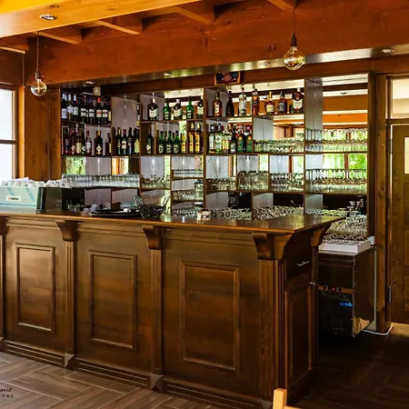 Restoran Lisine - Resavska Pecina * Strmosten