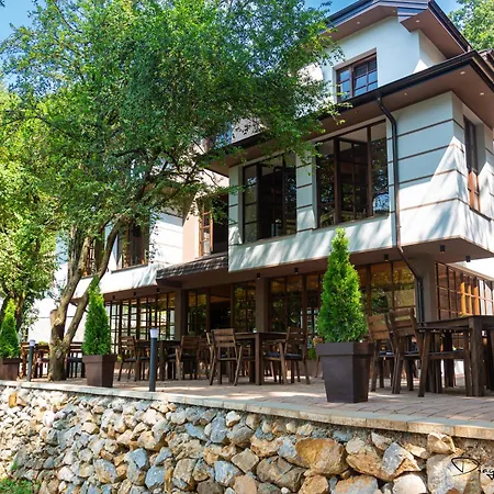 Restoran Lisine - Resavska Pecina *