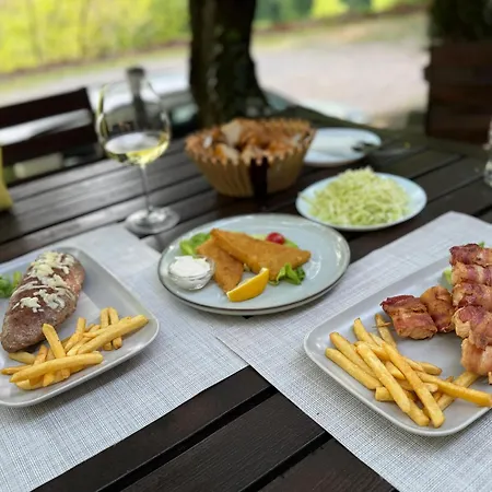 Restoran Lisine - Resavska Pecina *