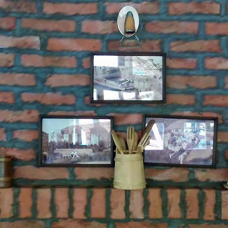 Restoran Lisine - Resavska Pecina بيت شباب *