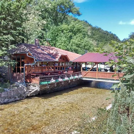 Restoran Lisine - Resavska Pecina Hostel