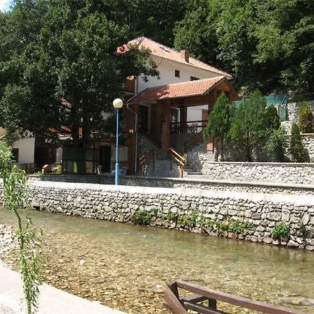 Restoran Lisine - Resavska Pecina *