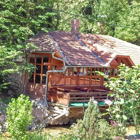 Restoran Lisine - Resavska Pecina بيت شباب