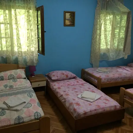 Restoran Lisine - Resavska Pecina بيت شباب Strmosten