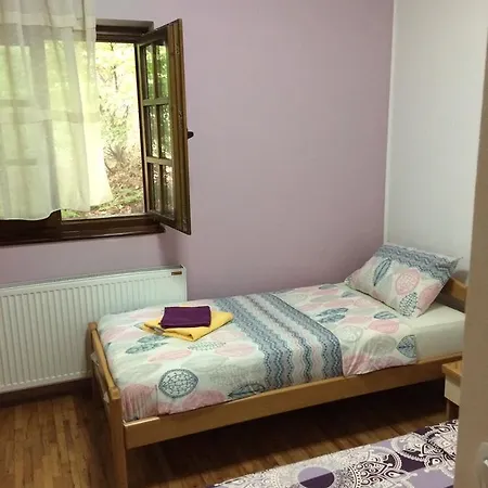 Restoran Lisine - Resavska Pecina * Strmosten