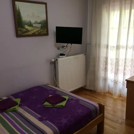 بيت شباب Restoran Lisine - Resavska Pecina Strmosten