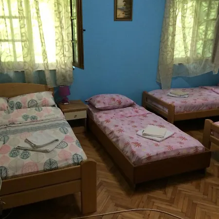 Restoran Lisine - Resavska Pecina Strmosten