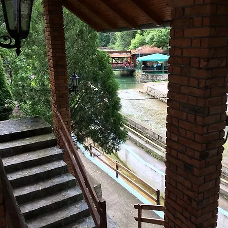 Restoran Lisine - Resavska Pecina *