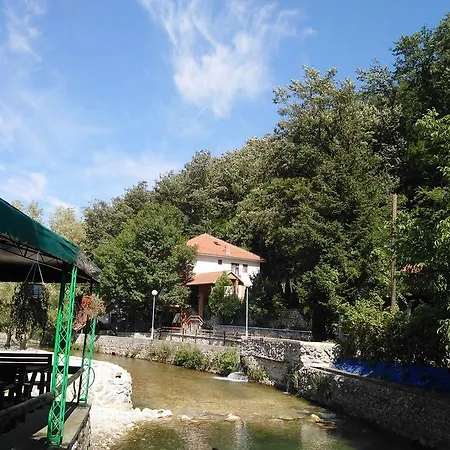 Restoran Lisine - Resavska Pecina *