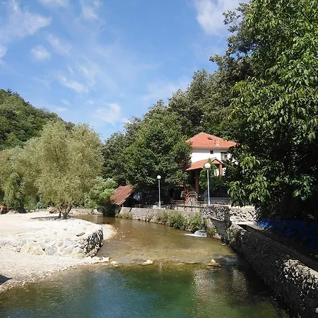 Restoran Lisine - Resavska Pecina * Strmosten