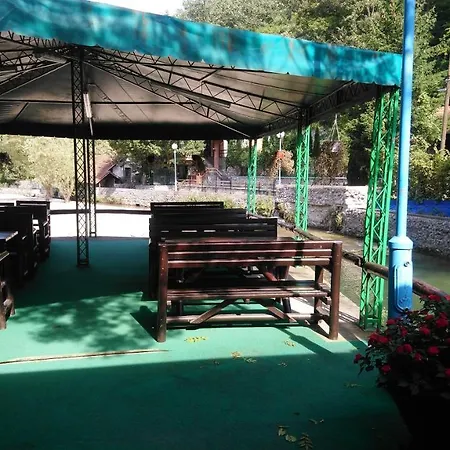 Restoran Lisine - Resavska Pecina *