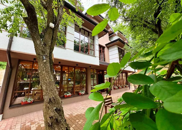 Hostel Restoran Lisine - Resavska Pecina Strmosten