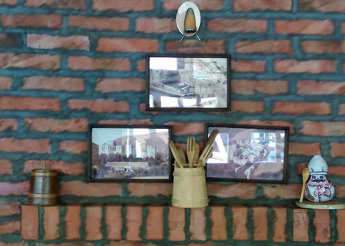 Restoran Lisine - Resavska Pecina Hostel *