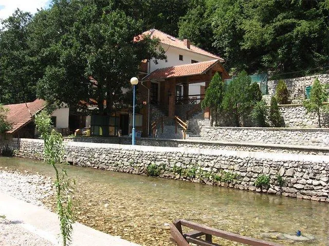 Restoran Lisine - Resavska Pecina *