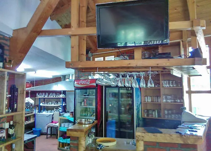 Hostel Restoran Lisine - Resavska Pecina Strmosten