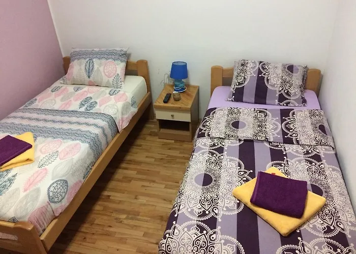 Restoran Lisine - Resavska Pecina * Strmosten