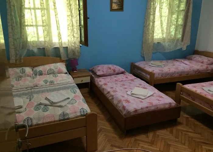 Restoran Lisine - Resavska Pecina Strmosten