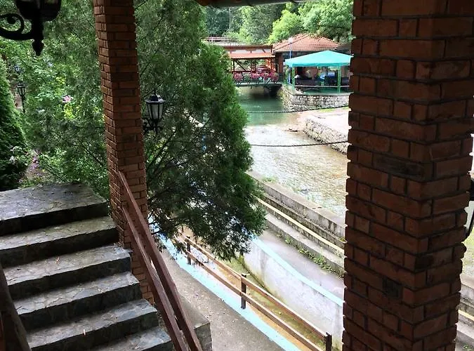 Restoran Lisine - Resavska Pecina *