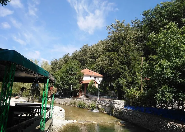 Restoran Lisine - Resavska Pecina *