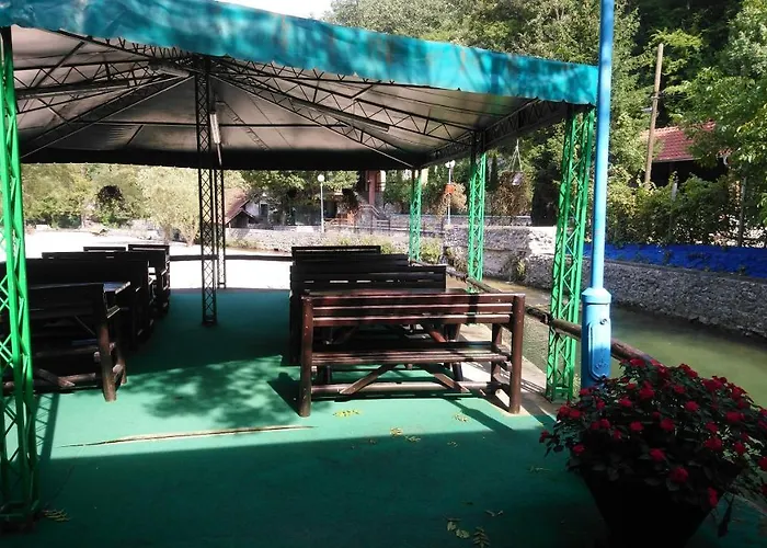 Restoran Lisine - Resavska Pecina *